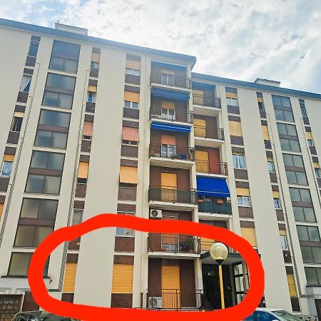 アグラーテ・ブリアンツァLa Petite Maisonアパートメント エクステリア 写真